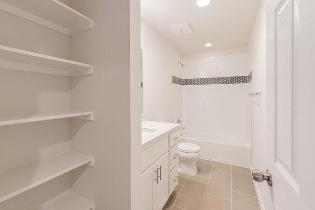 Building Photo - 5302 Mulberry Grove Ln