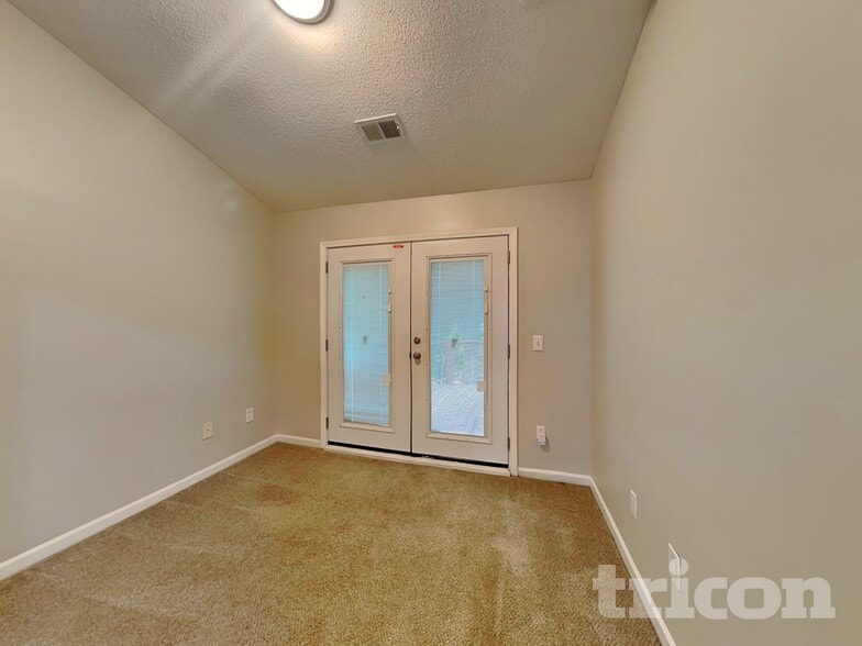 Building Photo - 205 Lossie Ln