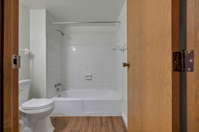 Building Photo - 2460-2462 Hiawatha St