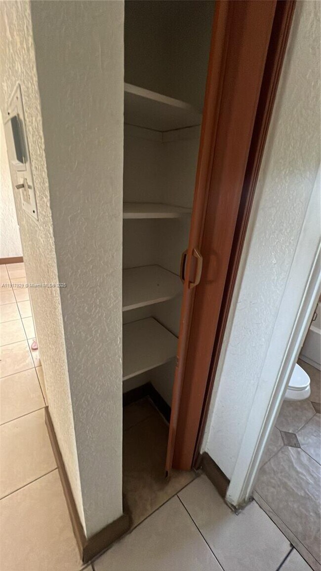 Building Photo - 1995 NE 167th St