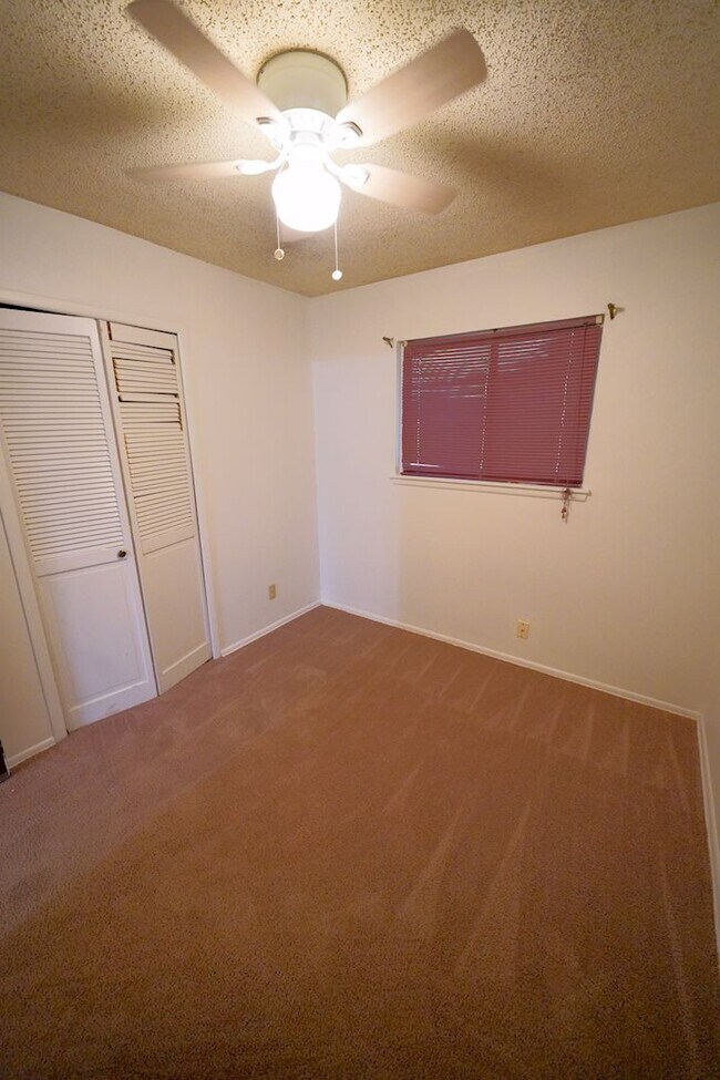 Building Photo - 221 Judith Ann Dr