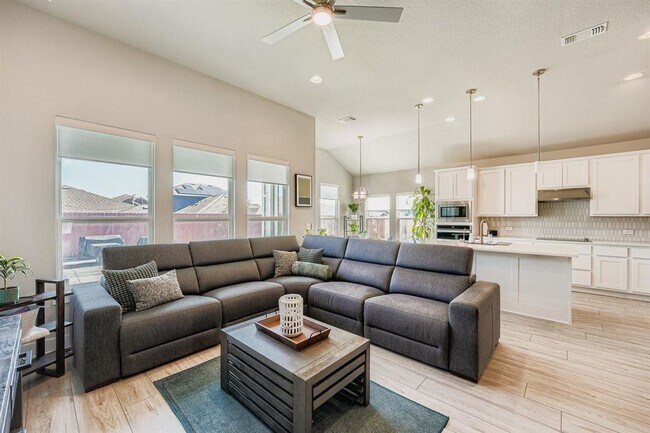 Building Photo - 9800 Grapevine Leaf Dr
