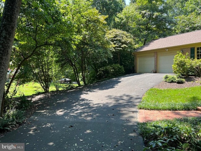 Building Photo - 10101 Alsace Ct