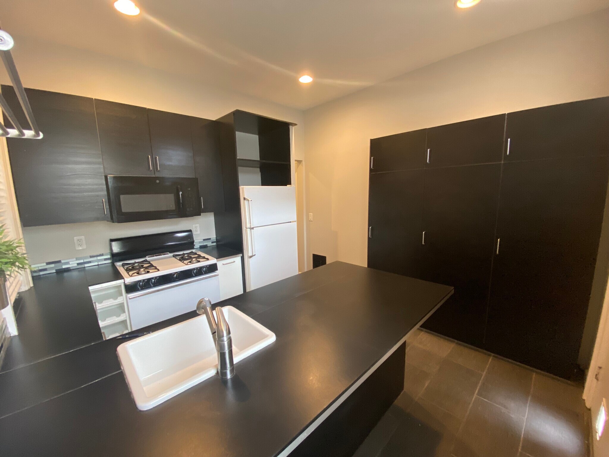 Kitchen (wide angle) - 1369 North Ogden Street