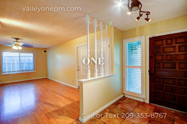 Building Photo - 2717 Palomino Ln