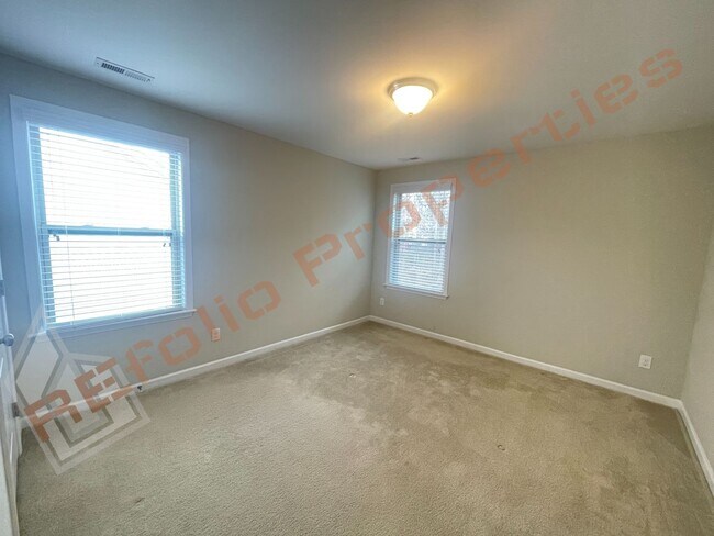 Building Photo - 288 Heathwood Dr