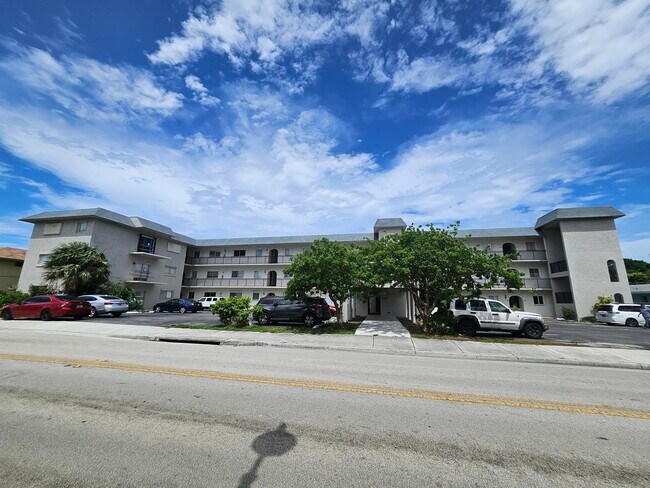 Building Photo - 1410 S Federal Hwy