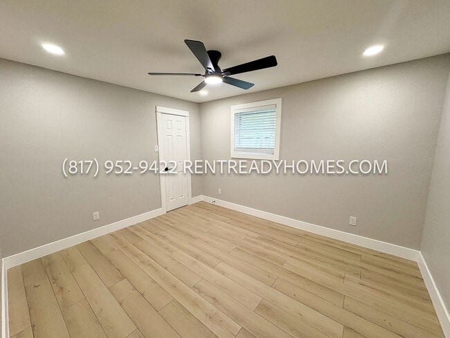 Building Photo - 2122 Bentvine Dr