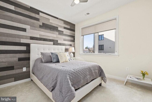 Building Photo - 120 Cambria Walk