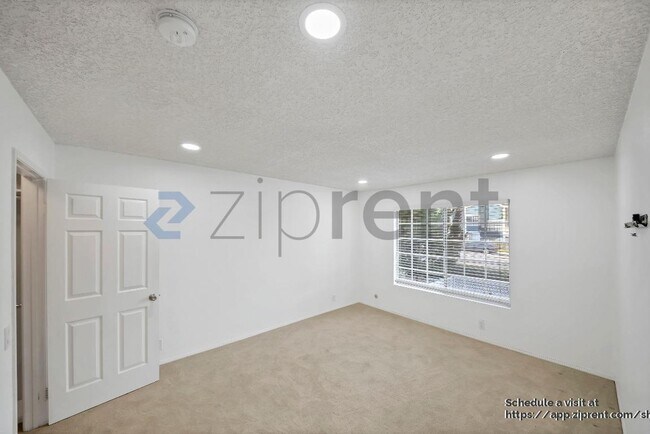 Building Photo - 1311 W Capitol Dr