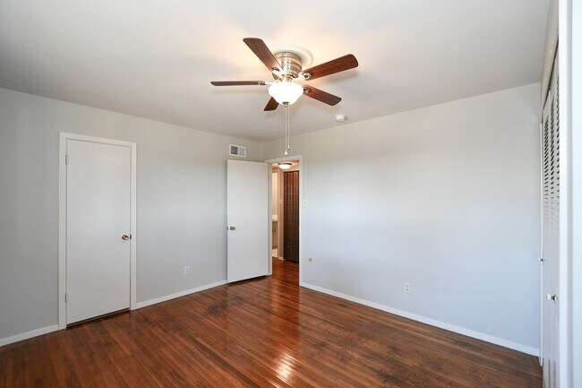 Building Photo - 1331 Starfield Rd