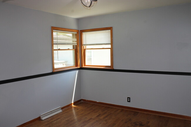 Building Photo - 63 Holly Dr