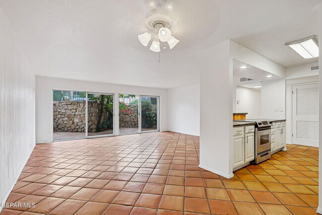 Building Photo - 252 Shadow Mountain Dr