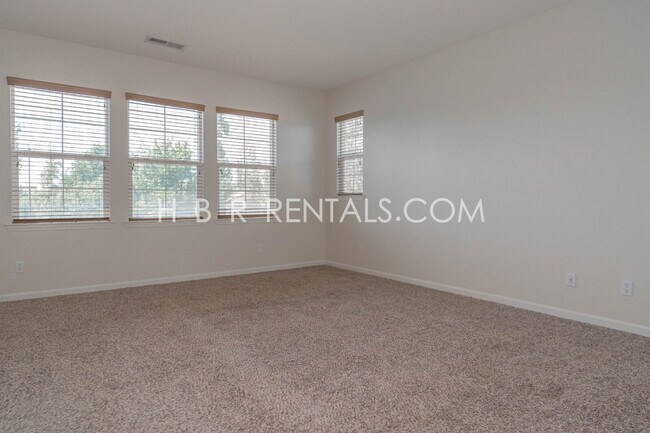 Building Photo - 521 S Altura Ct