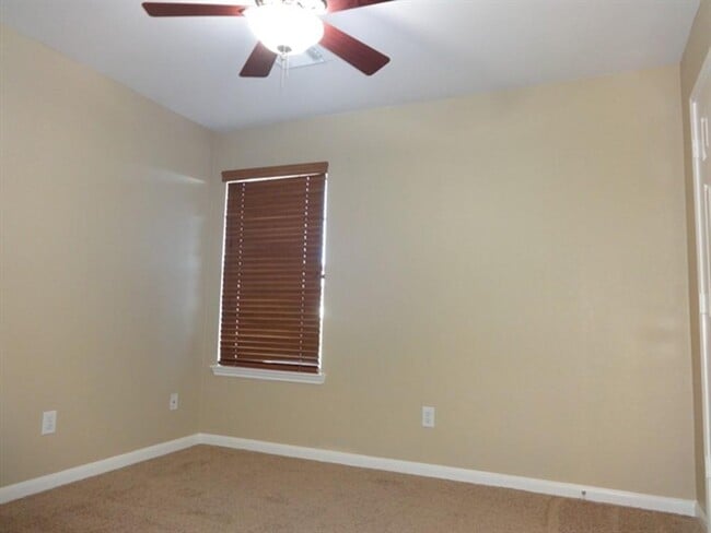 Building Photo - 29427 Legends Hill Dr