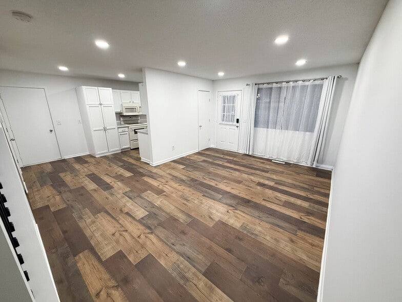 Building Photo - 13517 Zenith Ln