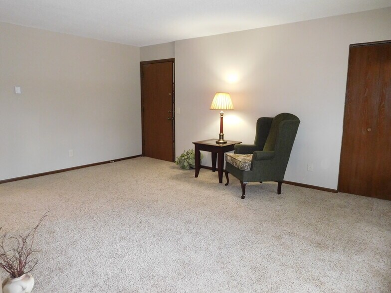 Living Room - 511 Madison St