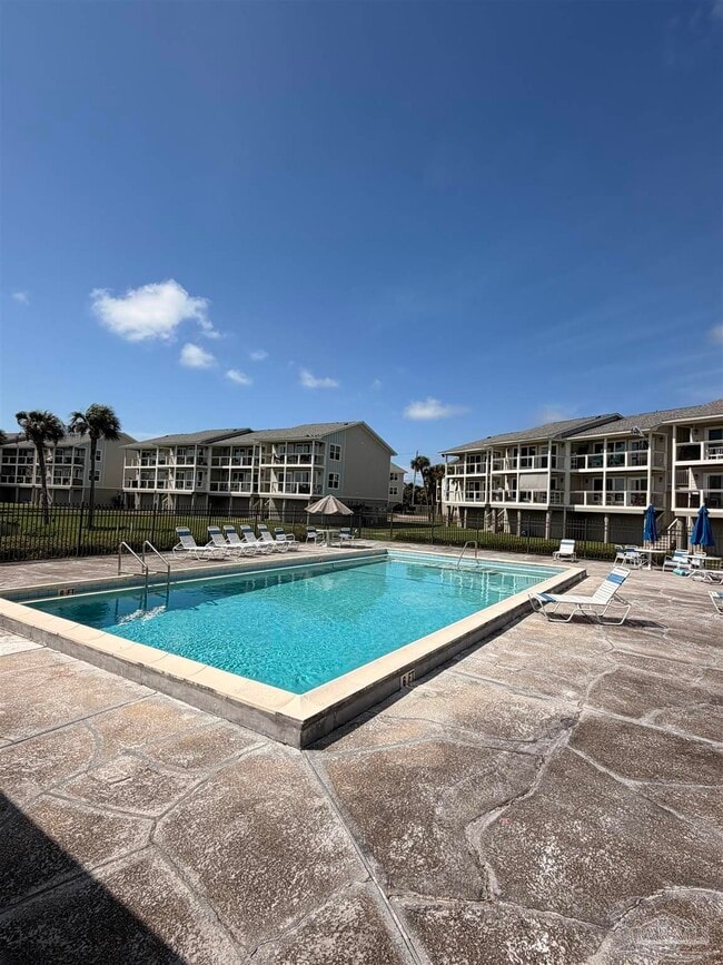 Building Photo - 200 Pensacola Beach Rd
