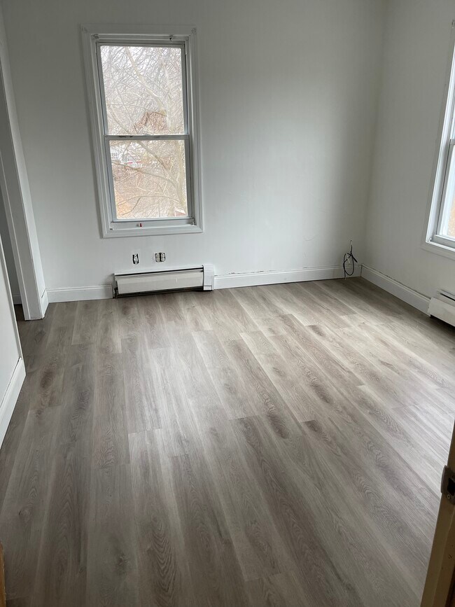 Building Photo - 70 Union St