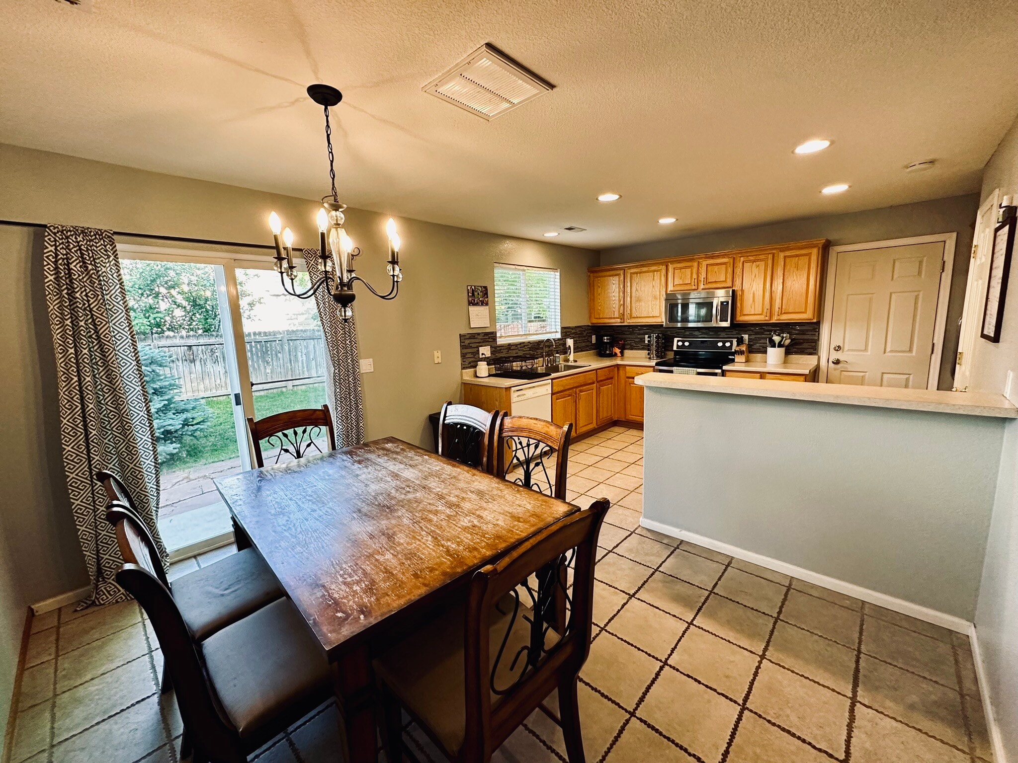 Building Photo - 10654 Butte Dr.