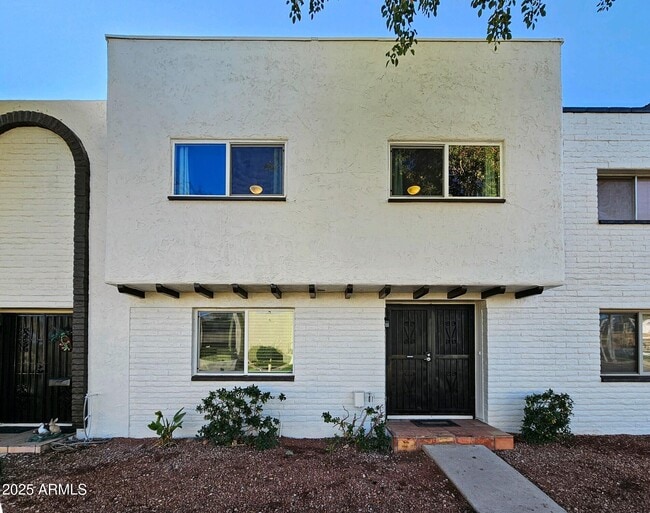Building Photo - 7603 E Montecito Ave