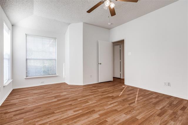 Building Photo - 2624 Crystal Falls Dr