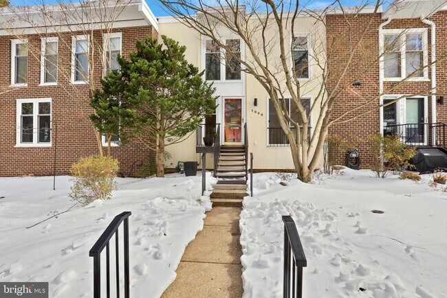 Building Photo - 1644 Wainwright Dr