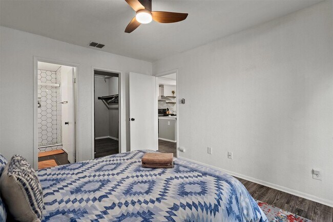 Building Photo - 4500 E Oltorf St