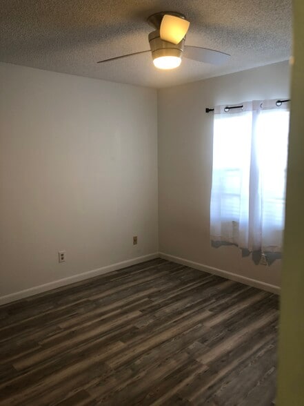 Building Photo - 6010 Indrio Rd