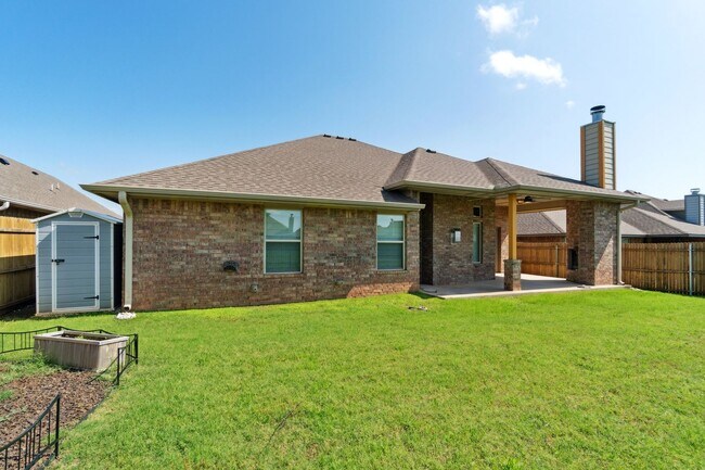 Building Photo - Upscale Comfort Meets Everyday Functionality in This Stunning 3-Car Garage Home!