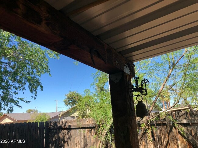 Building Photo - 708 W Howe St