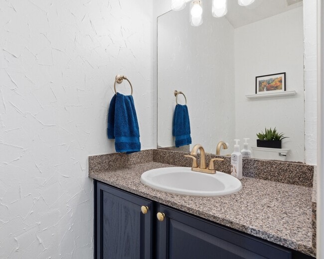 Building Photo - 29702 Sullivan Oaks Dr