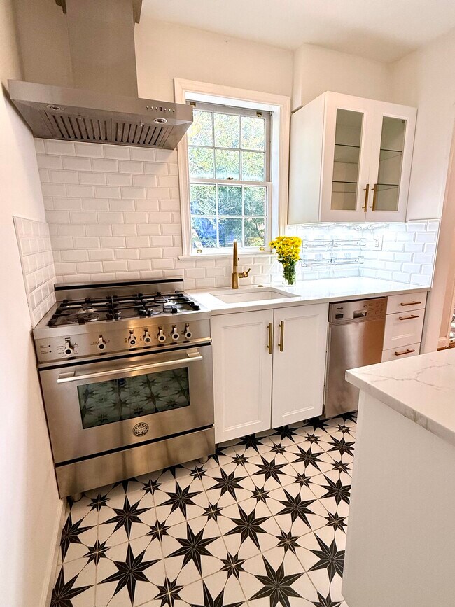 Premium appliances - 830 S Pitt St