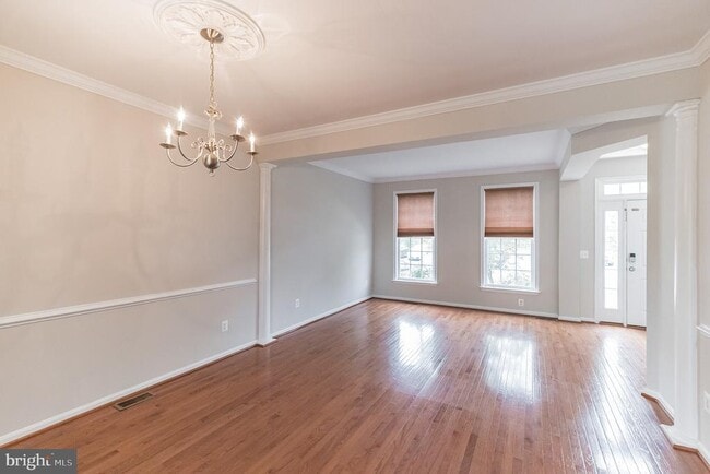 Building Photo - 2440 Battery Hill Cir