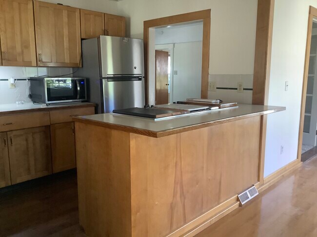 Building Photo - 13775 Carlton St