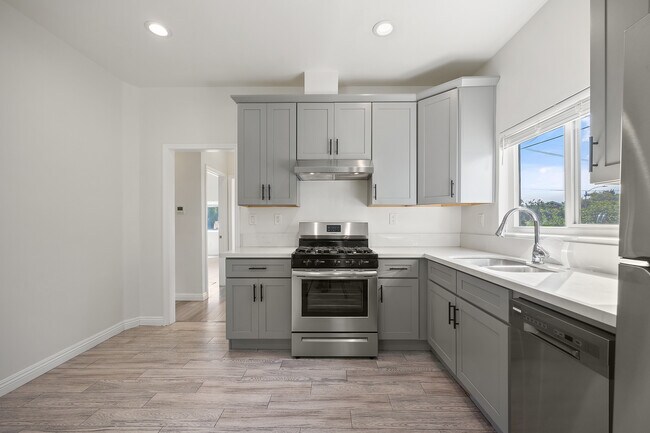 Building Photo - 1009 Tremont St