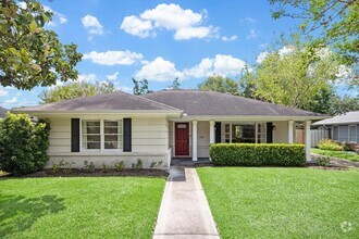 Building Photo - 3215 Castlewood St