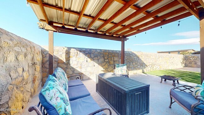 Building Photo - 3249 Emerald Point Dr