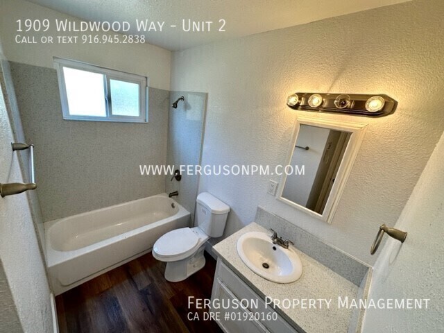 Building Photo - 1909 Wildwood Way