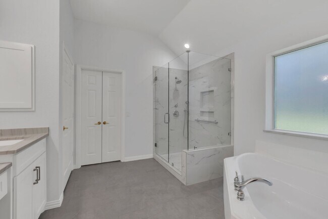 Building Photo - Herritage Ranch Gem