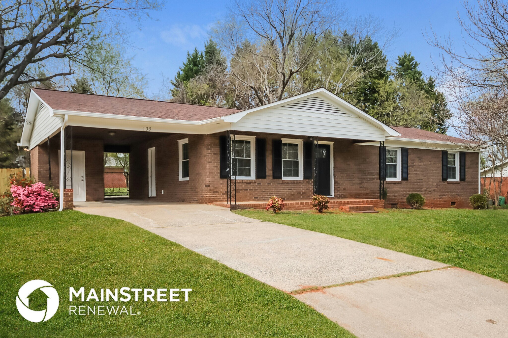 Building Photo - 1135 Carolina Cir