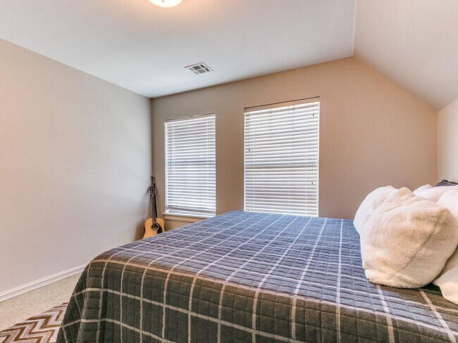 Building Photo - Gorgeous 2 Story Home In Bixby Schools!