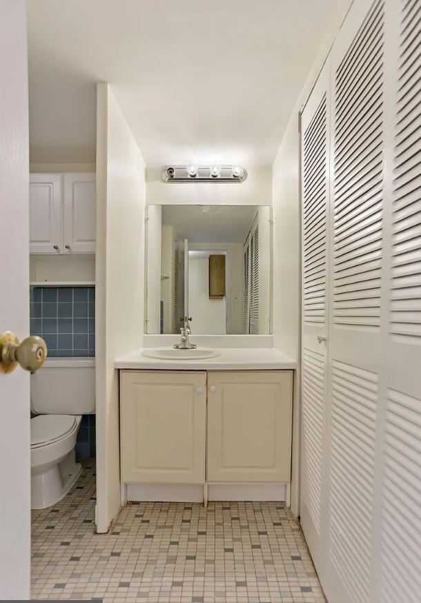 Building Photo - 922 24th St NW