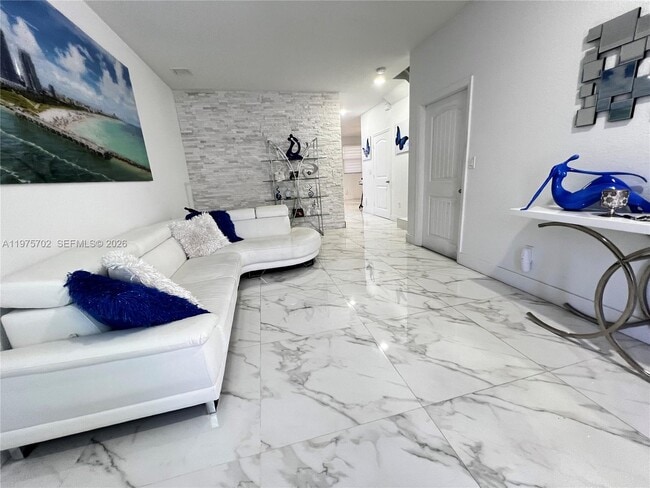 Building Photo - 748 NE 34th Ave