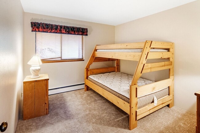 Building Photo - Year lease! Best deal in Silverthorne! HEA...