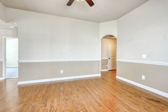 Building Photo - 707 Bankston Dr