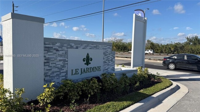 Building Photo - 1178 SE 2nd St