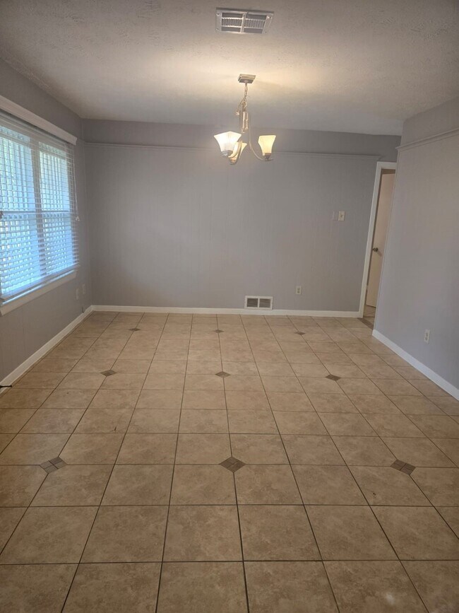 Building Photo - 4122 Beran Dr