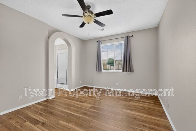 Building Photo - 10912 Dream Weaver Dr NW