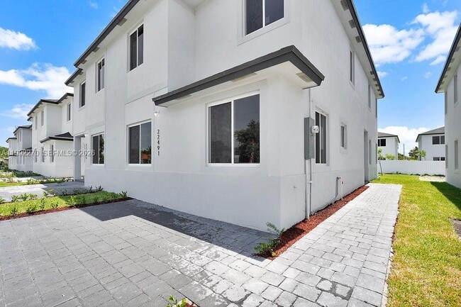 Building Photo - 22431 SW 125th Ave